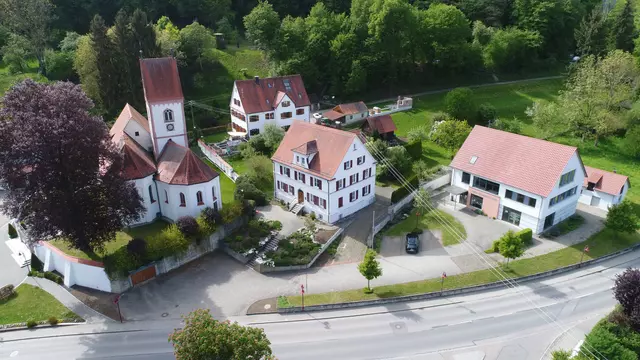 Mauritius-Kirche mit Hans-Ehinger-Haus und Pfarrhaus